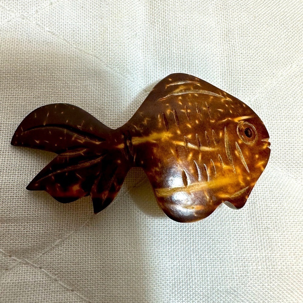 Vintage Coconut Shell Craved Fish Shape Brooch Pin Lapel